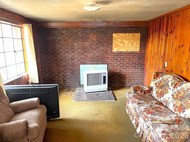 579 Lakey Gap Road, Black Mountain, NC 28711