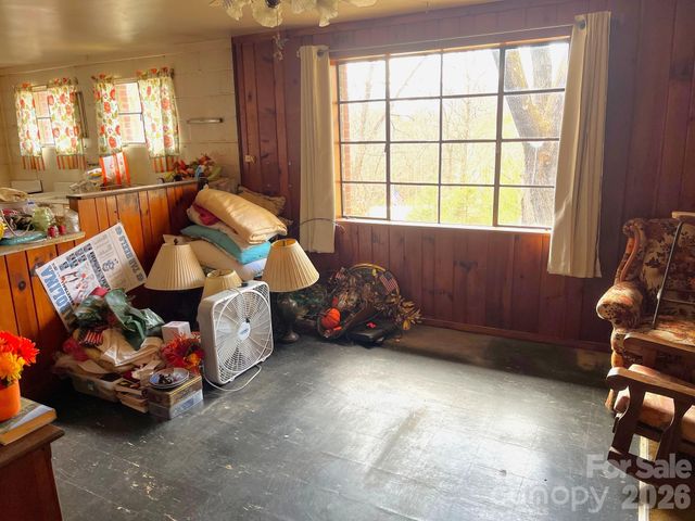 579 Lakey Gap Road, Black Mountain, NC 28711