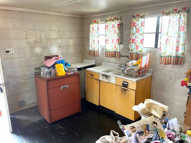 579 Lakey Gap Road, Black Mountain, NC 28711