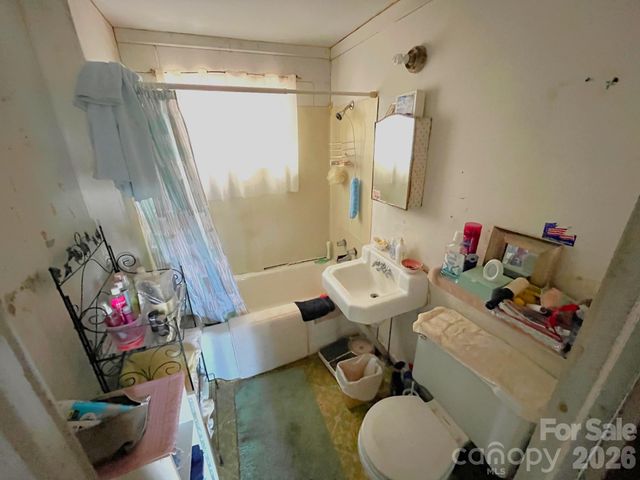 579 Lakey Gap Road, Black Mountain, NC 28711