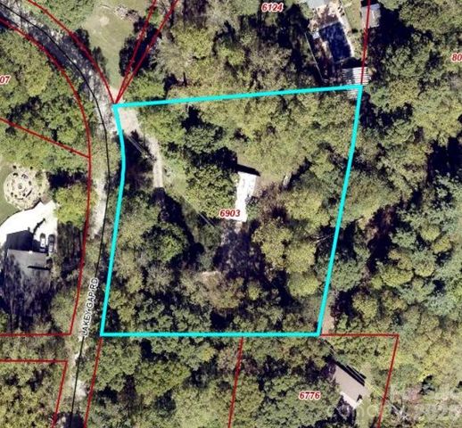 579 Lakey Gap Road, Black Mountain, NC 28711