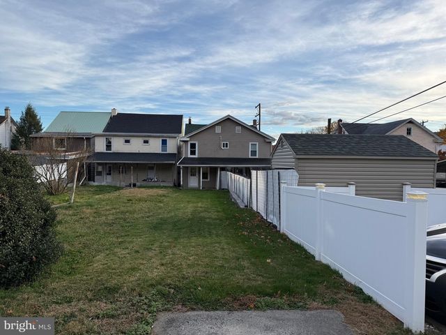 45 W GRAND AVE, Tower City, PA 17980