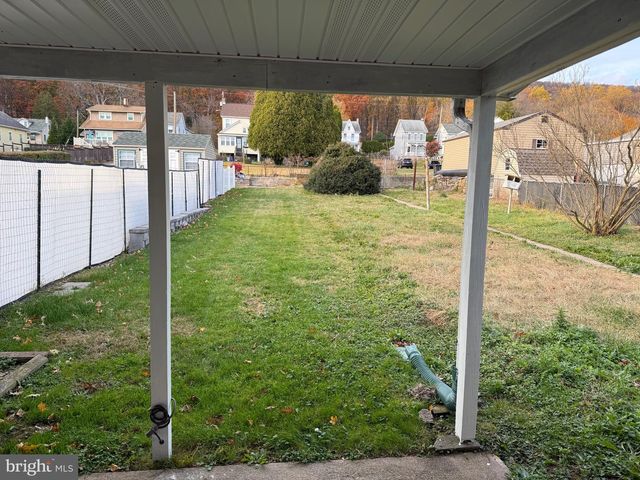 45 W GRAND AVE, Tower City, PA 17980