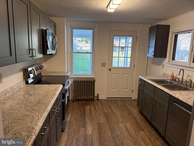 45 W GRAND AVE, Tower City, PA 17980