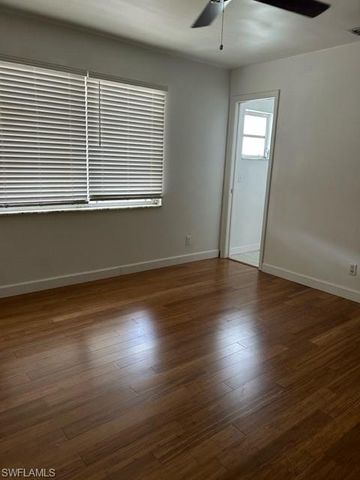 656 Palm View DR 4, Naples, FL 34110