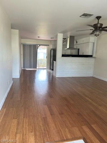 656 Palm View DR 4, Naples, FL 34110