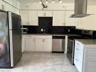 656 Palm View DR 4, Naples, FL 34110