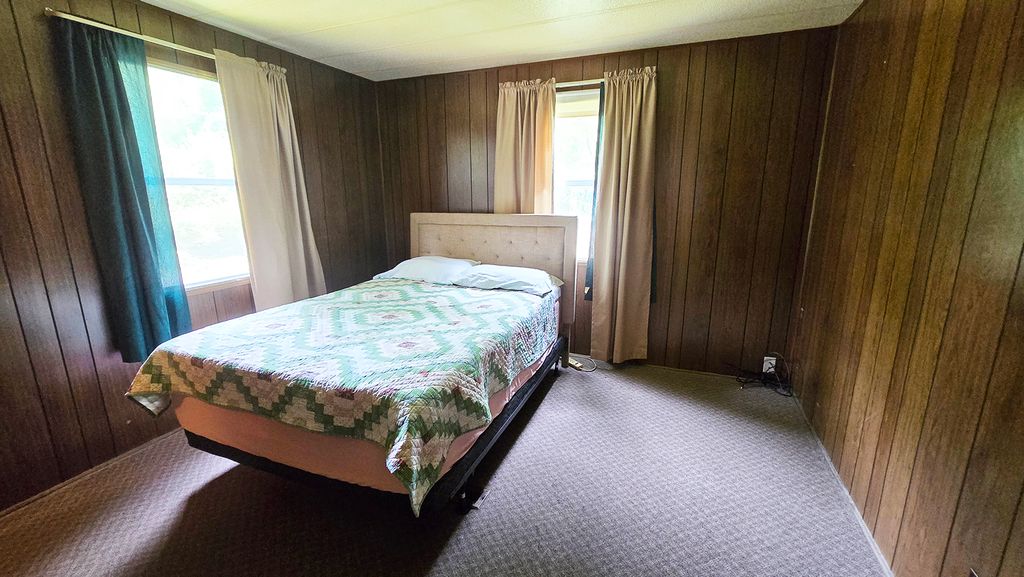 Image 31 of property listing at 1750 Moonglow Road, Centralia, IL 62801