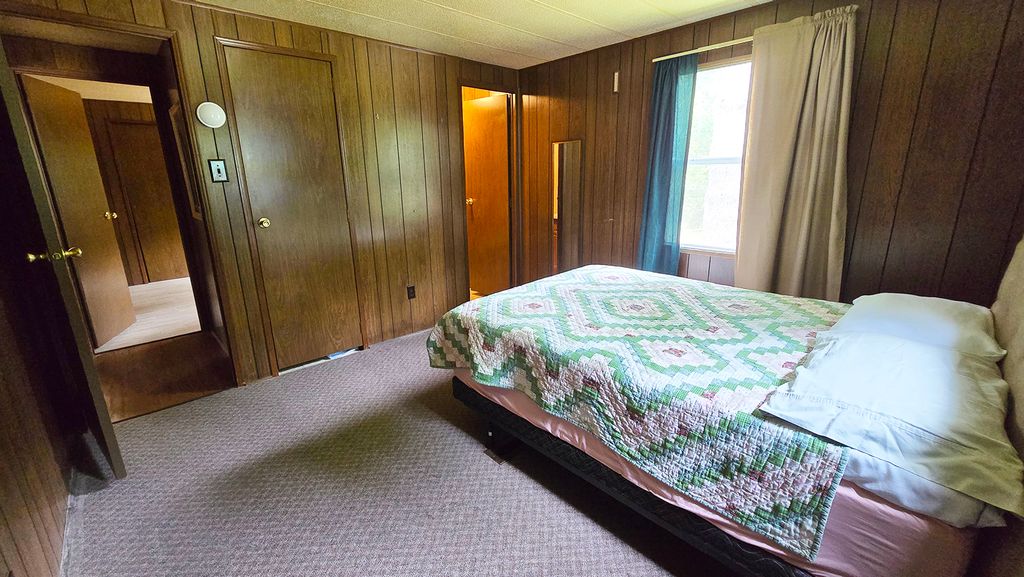 Image 32 of property listing at 1750 Moonglow Road, Centralia, IL 62801