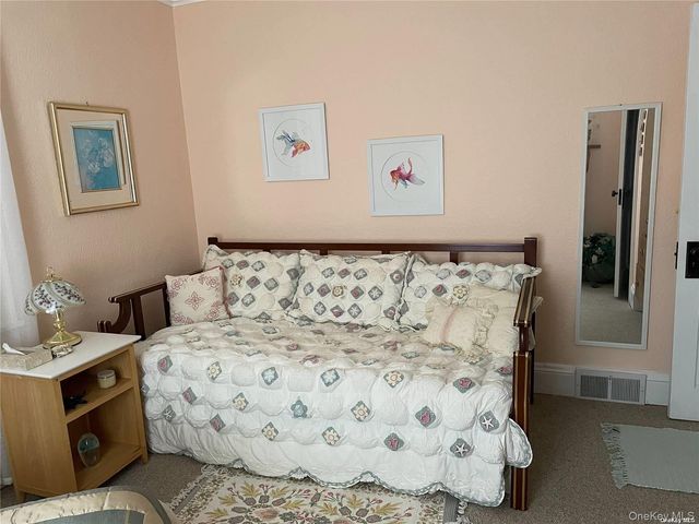 32 Neptune Road, Rocky Point, NY 11778