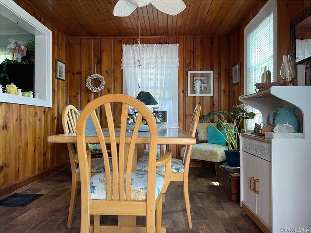 32 Neptune Road, Rocky Point, NY 11778