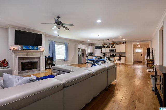 443 LAKE CHELSEA WAY, Chelsea, AL 35043
