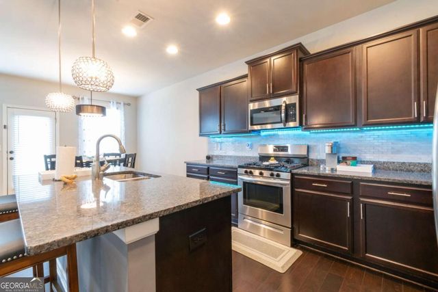 576 Dasheill Lane, Atlanta, GA 30349