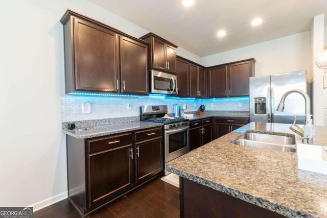 576 Dasheill Lane, Atlanta, GA 30349