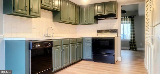 15 QUEEN ANNE CT, Marlton, NJ 08053