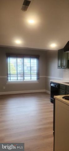 15 QUEEN ANNE CT, Marlton, NJ 08053