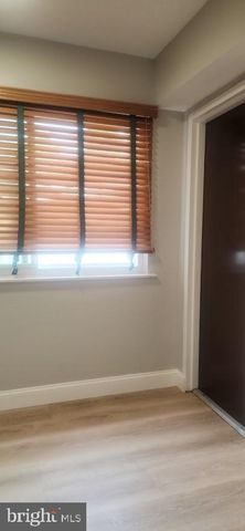 15 QUEEN ANNE CT, Marlton, NJ 08053