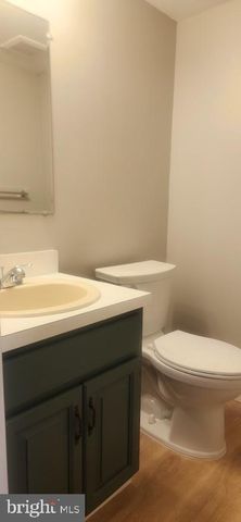 15 QUEEN ANNE CT, Marlton, NJ 08053