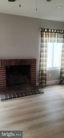 15 QUEEN ANNE CT, Marlton, NJ 08053