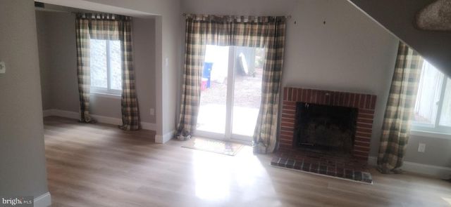 15 QUEEN ANNE CT, Marlton, NJ 08053