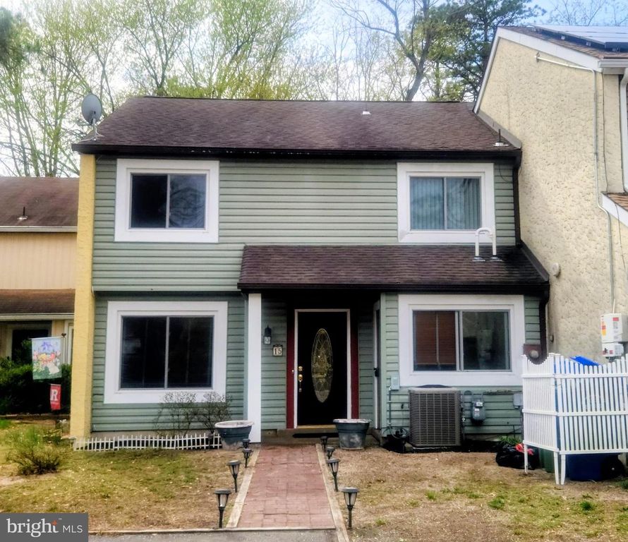 15 QUEEN ANNE CT, Marlton, NJ 08053
