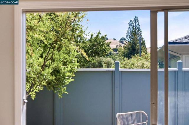 1109 Golden Rain Rd 3, Walnut Creek, CA 94595