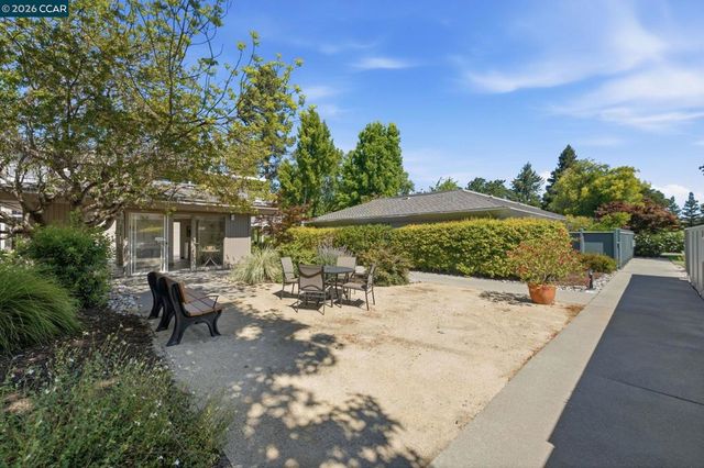 1109 Golden Rain Rd 3, Walnut Creek, CA 94595