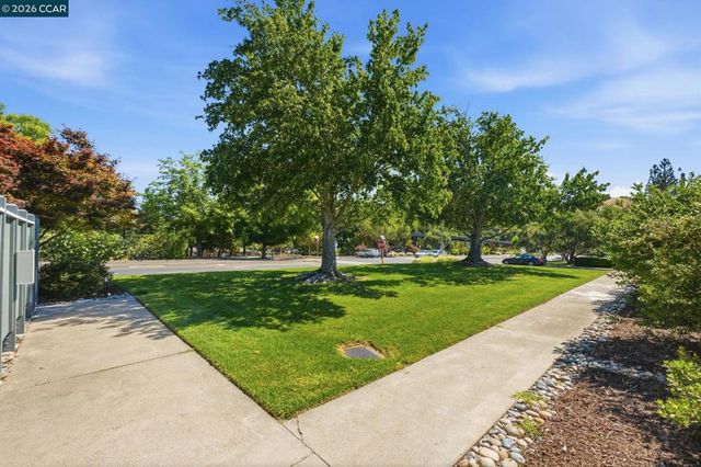 1109 Golden Rain Rd 3, Walnut Creek, CA 94595