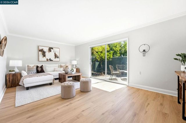 1109 Golden Rain Rd 3, Walnut Creek, CA 94595