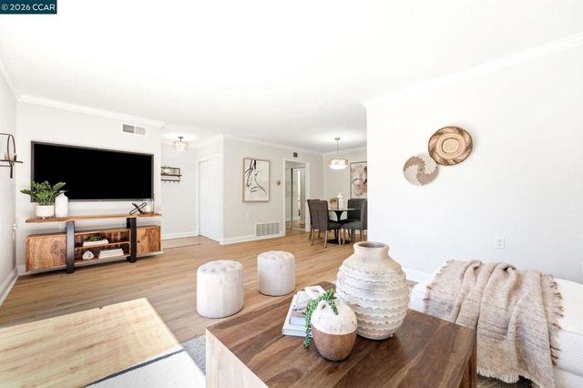1109 Golden Rain Rd 3, Walnut Creek, CA 94595