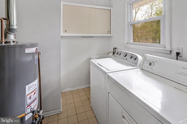 323 CHESTNUT AVE, Lindenwold, NJ 08021