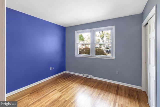 323 CHESTNUT AVE, Lindenwold, NJ 08021