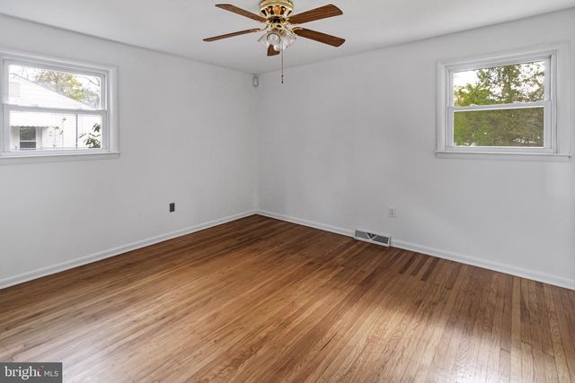 323 CHESTNUT AVE, Lindenwold, NJ 08021