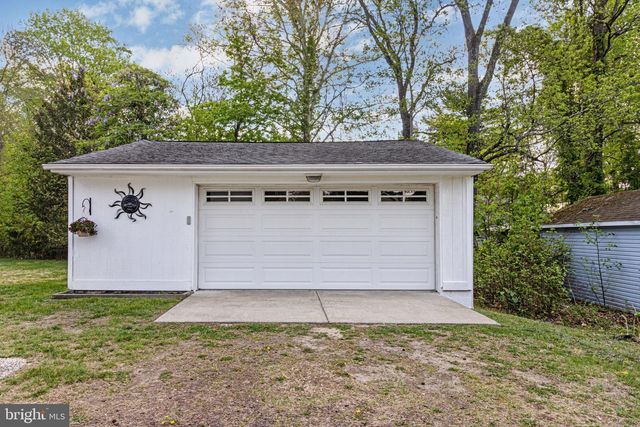 323 CHESTNUT AVE, Lindenwold, NJ 08021