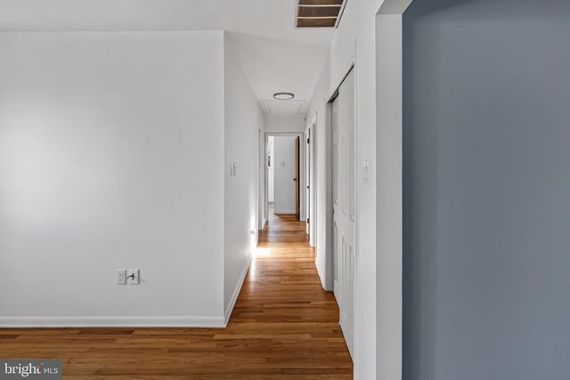 323 CHESTNUT AVE, Lindenwold, NJ 08021