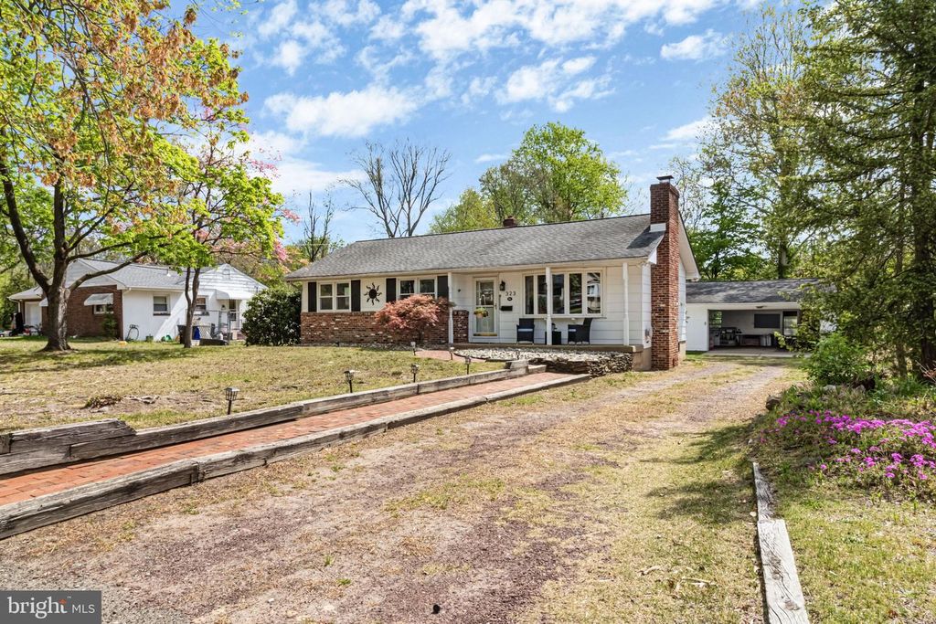 323 CHESTNUT AVE, Lindenwold, NJ 08021