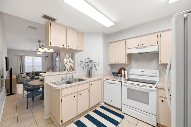 682 GREEN VALLEY ROAD C2, Palm Harbor, FL 34683