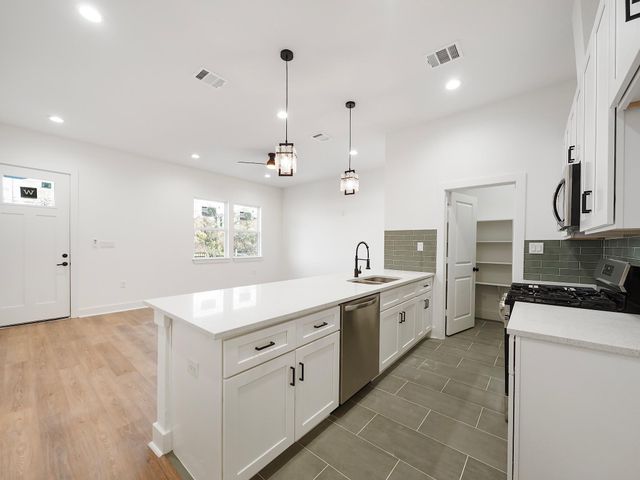 3907 Falls Street, Houston, TX 77026