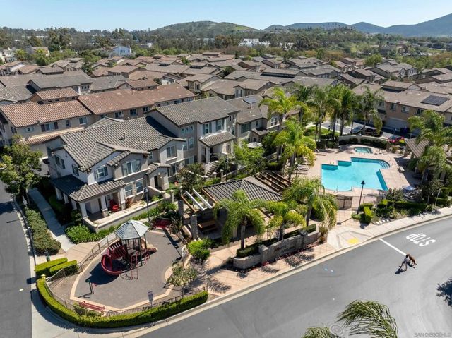 10527 Hollingsworth, San Diego, CA 92127