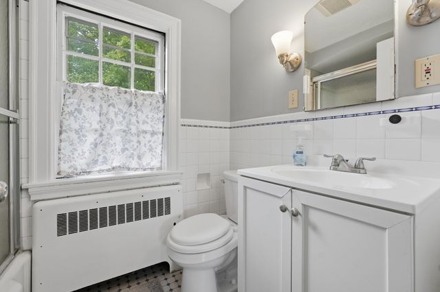 1 Algonquin Rd, Worcester, MA 01609