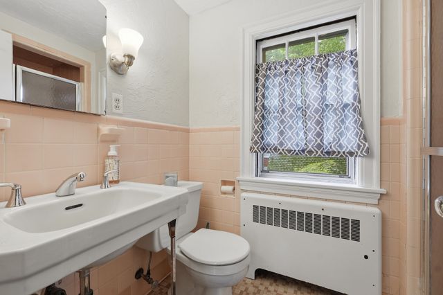 1 Algonquin Rd, Worcester, MA 01609