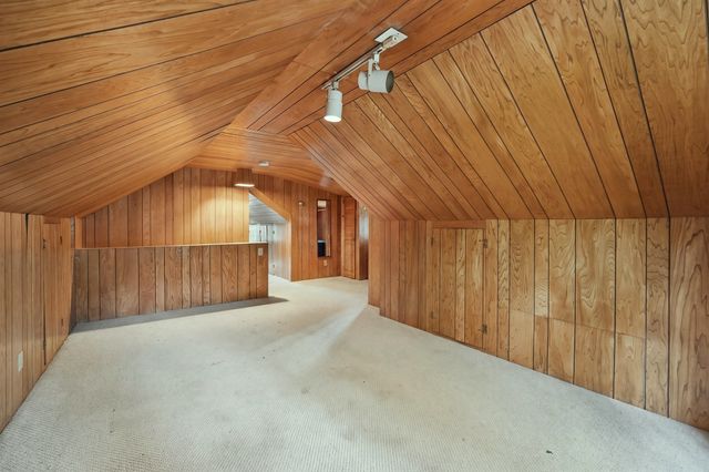 1 Algonquin Rd, Worcester, MA 01609