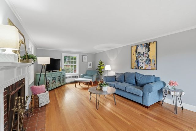 1 Algonquin Rd, Worcester, MA 01609
