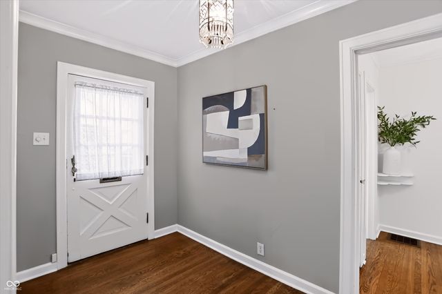 5725 N College Avenue, Indianapolis, IN 46220