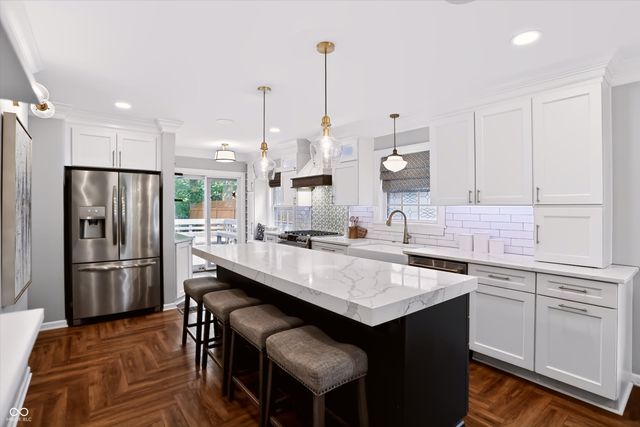 5725 N College Avenue, Indianapolis, IN 46220