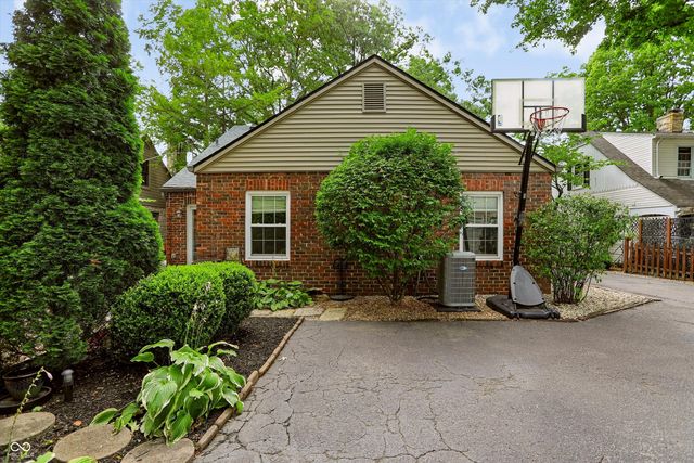 5725 N College Avenue, Indianapolis, IN 46220