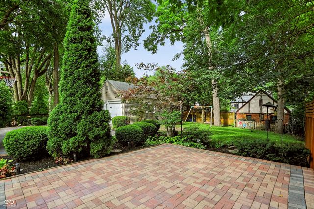 5725 N College Avenue, Indianapolis, IN 46220