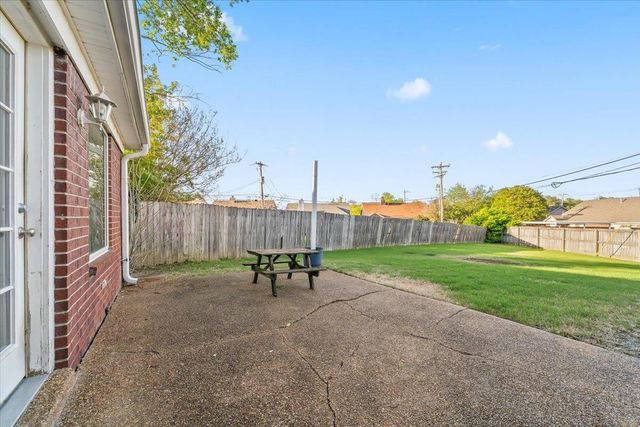 1688 RANMAR DR, Memphis, TN 38016