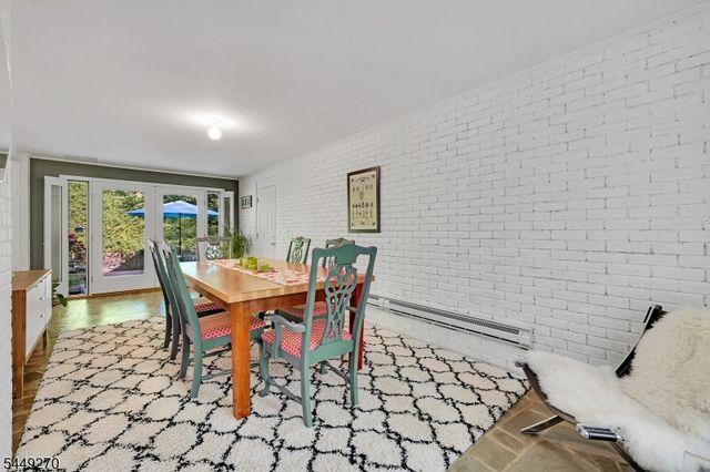 195 Old Somerset Rd, Watchung Boro, NJ 07069