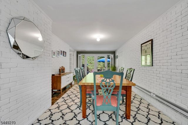 195 Old Somerset Rd, Watchung Boro, NJ 07069